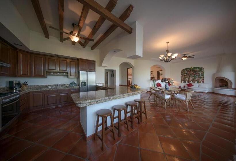 スイート, Hacienda Todos Los Santos
