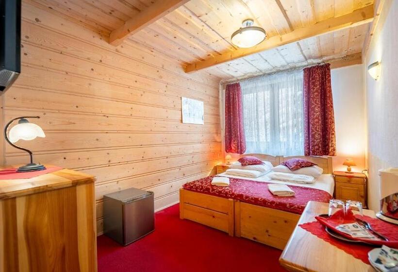 Quarto Estandar, Willa Cztery Pory Roku