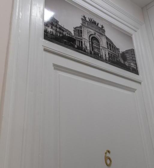 اتاق لوکس با بالکن, Liberty Palace