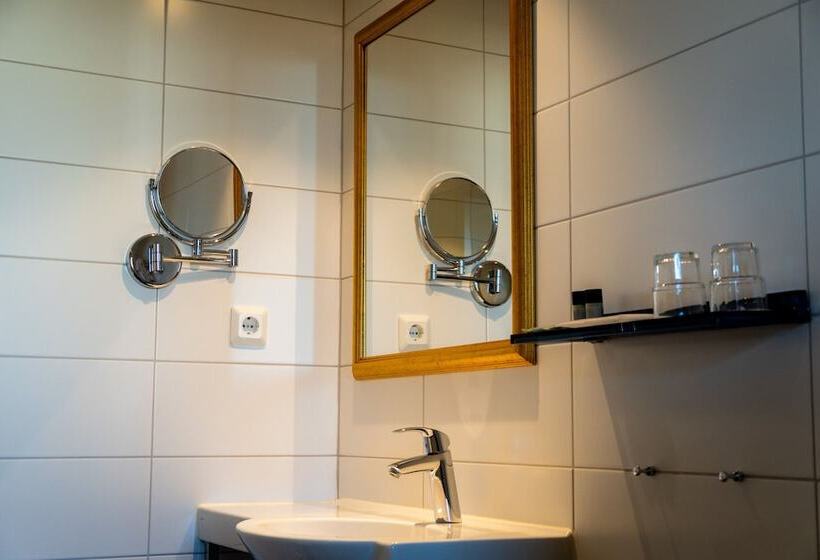 اتاق استاندارد یک نفره, Vänerport Stadshotell I Mariestad