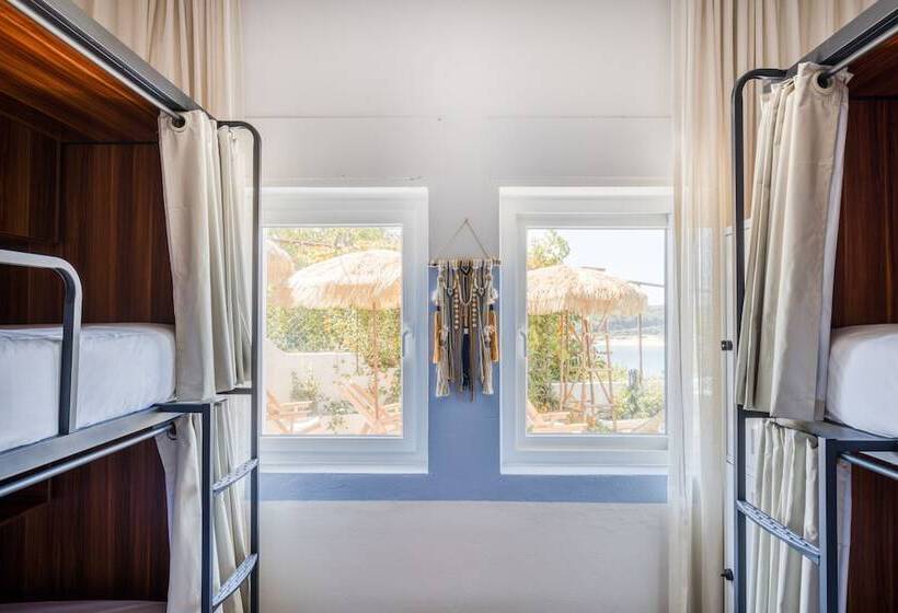 سرير فى غرفة مشتركه, Mute Hostel Milfontes