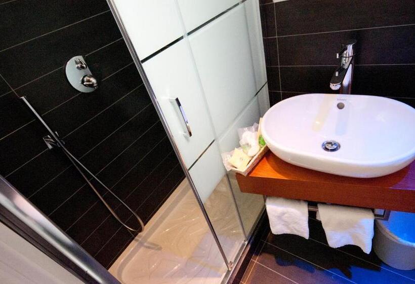 اتاق استاندارد یک تخته با بالکن, Villa Anita
