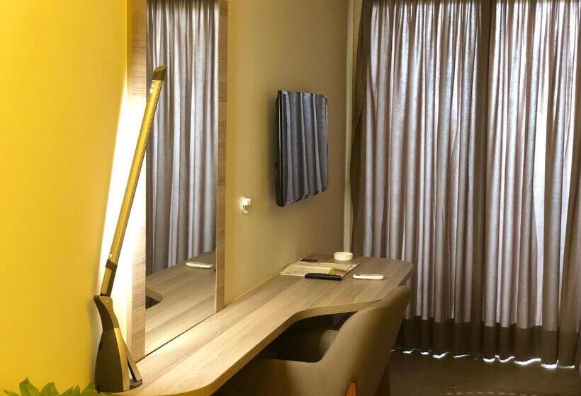سوییت اجرایی, Roots Hotel Apartments Abidjan