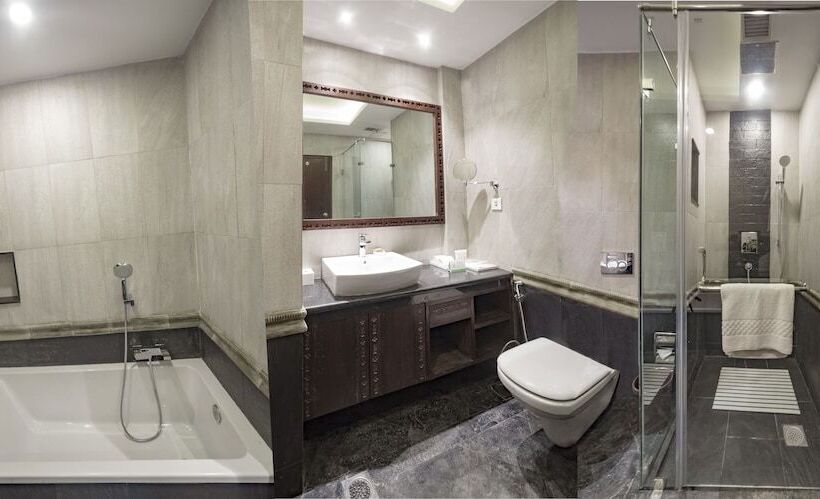 اتاق اجرایی, Chandragiri Hills Resort