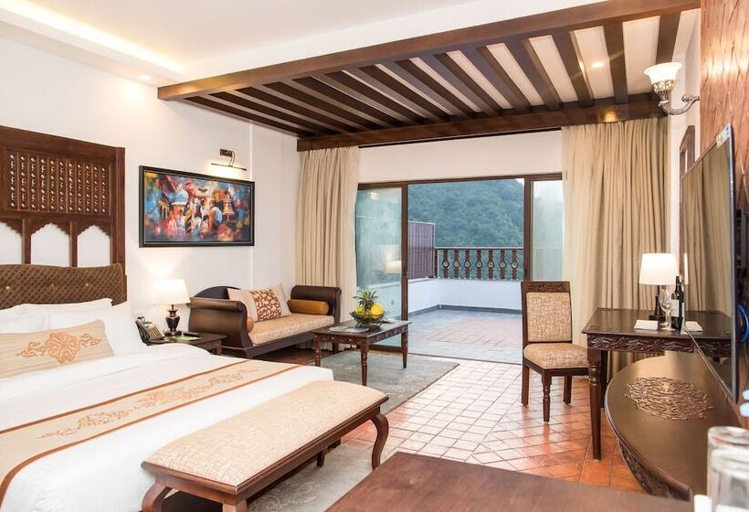اتاق اجرایی, Chandragiri Hills Resort