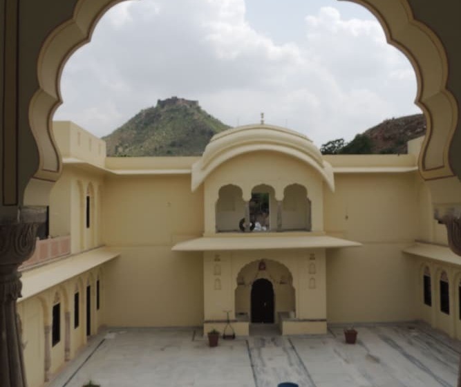 Номер Deluxe, Dhulagarh Heritage Palace Hotel Near Jaipur