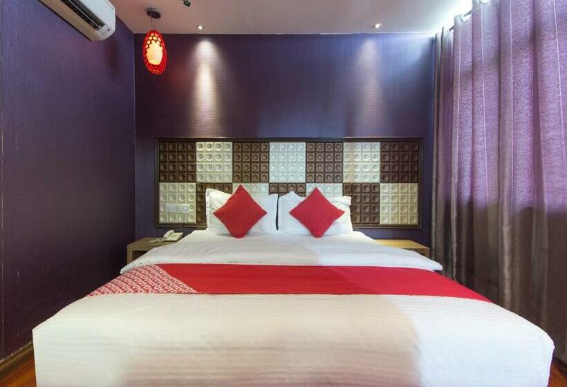 سوییت اجرایی, OYO 763 Tazara Hotel