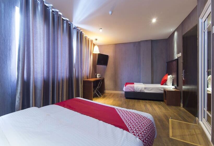 سوییت خانوادگی, OYO 763 Tazara Hotel