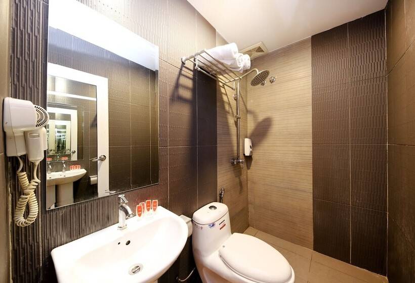 اتاق لوکس, OYO 763 Tazara Hotel