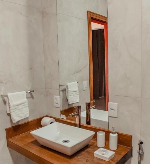 Suite with lake view, Pousada Quintal Da Lua