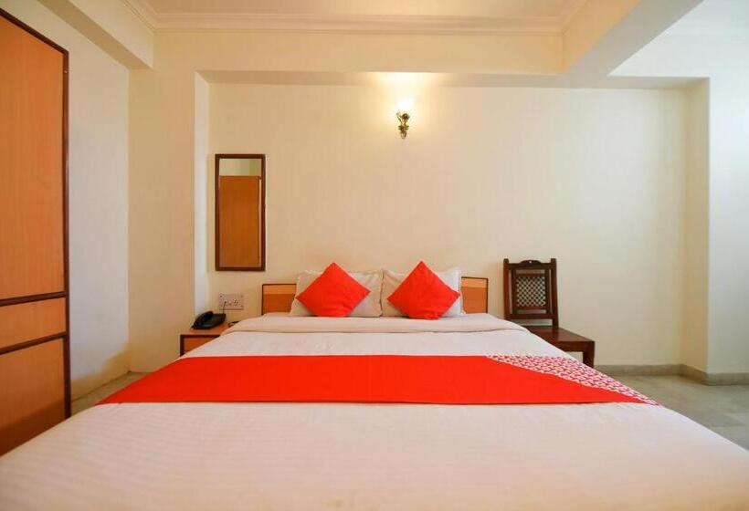三人经典房间, Oyo 22915 C M Regency