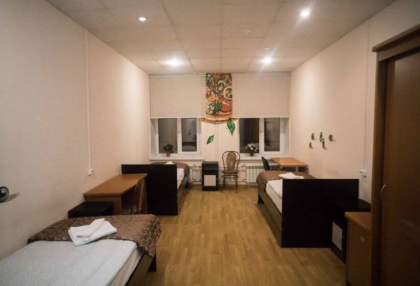 エコノミートリプルルーム, Central House Hotel   Hostel