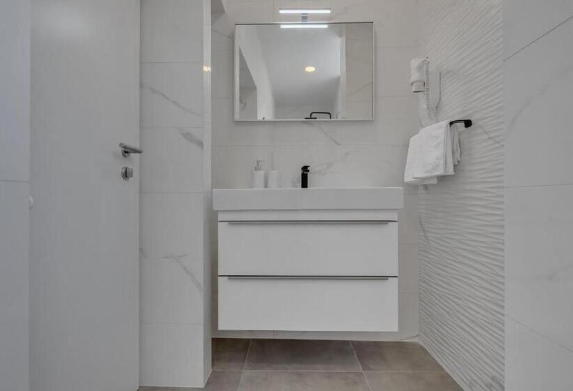 Apartamento 1 Dormitório com Sacada, Apartments Dany