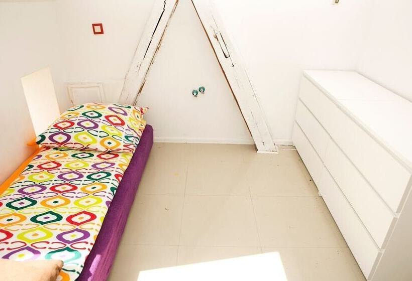 Quarto Basic, Hoża Apartments And Rooms