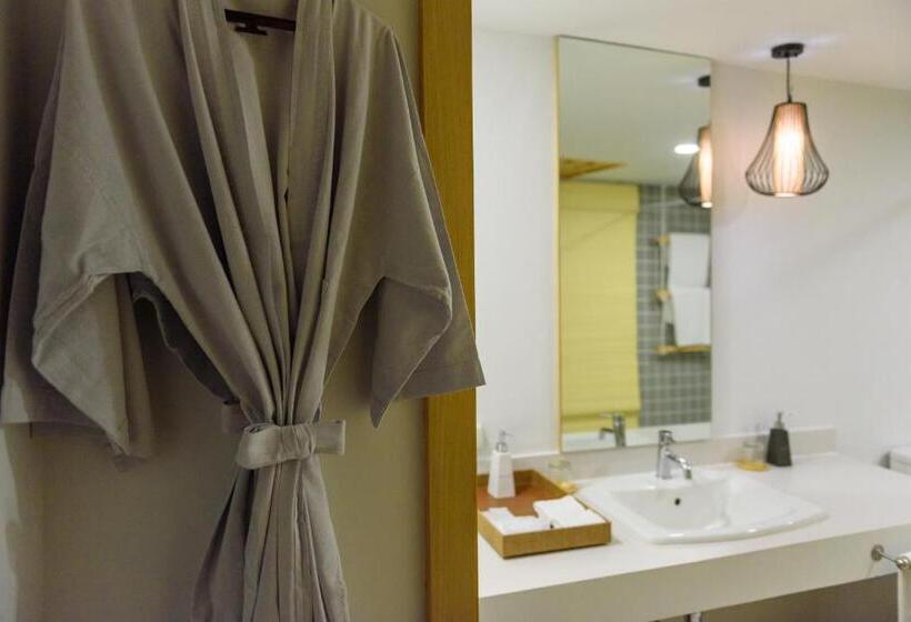اتاق لوکس سه تخته, Paradise Beach Resort, Koh Samui   Sha Extra Plus