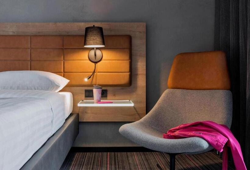 غرفة قياسية, Moxy Warsaw Praga