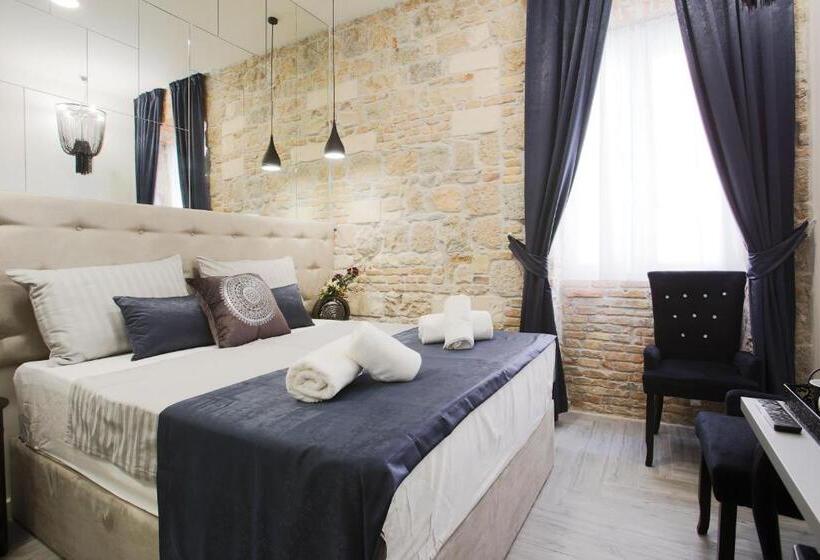 اتاق لوکس, Irini Luxury Rooms