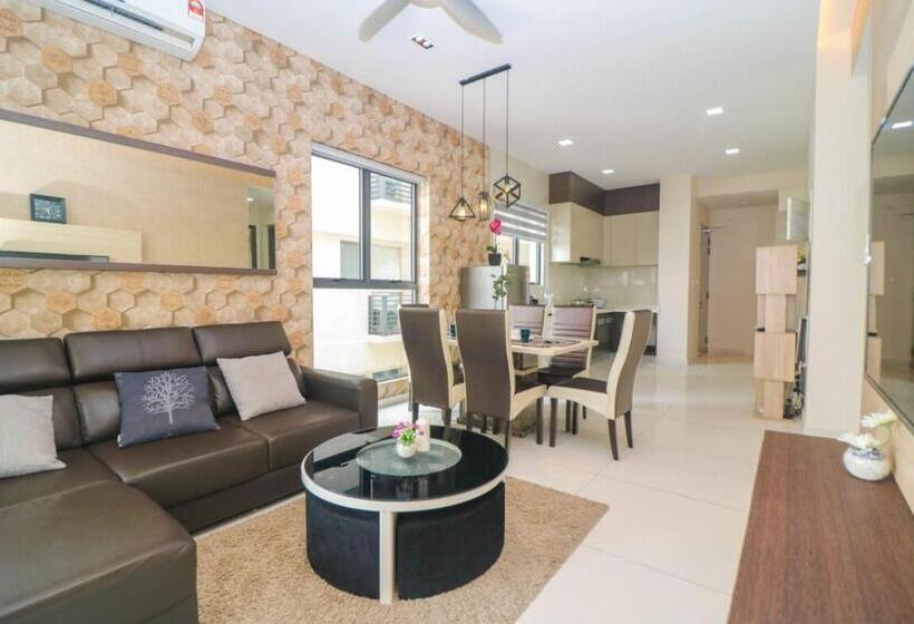 Family Suite, Country Garden Danga Bay @ Uha