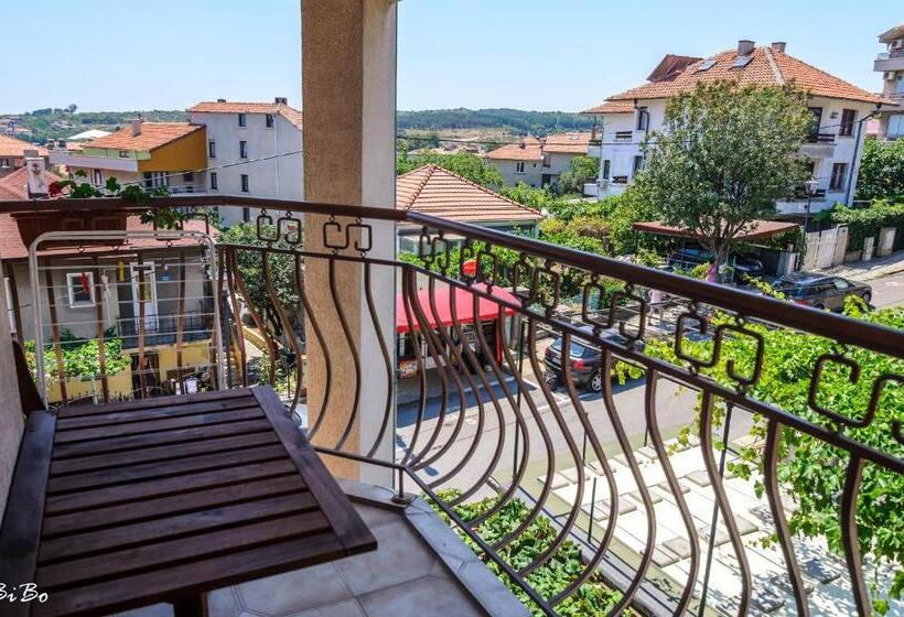 Номер Стандарт с Балконом, Dom Mladenovi B&b