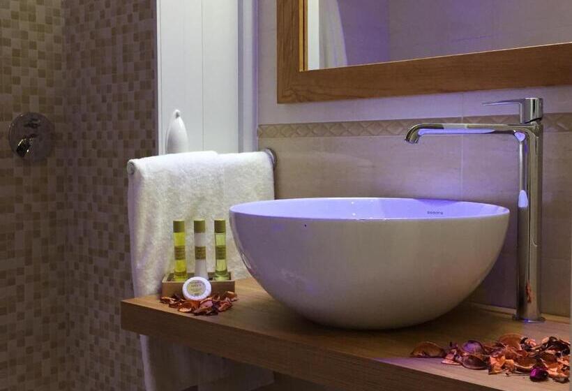 Номер Стандарт Трехместный, Grand Hotel Royal