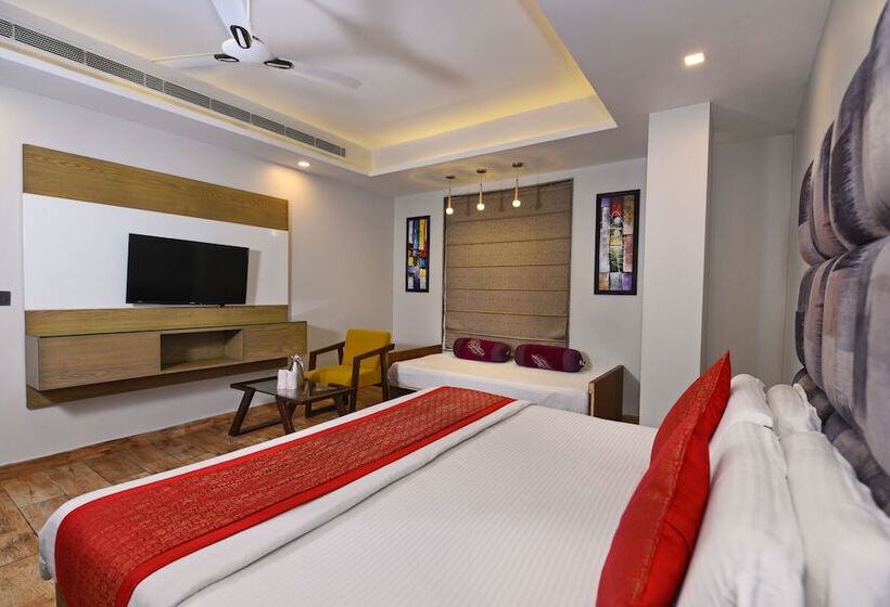 استودیو خانوادگی, Staybook Hotel Nitya Maharani Free Airport Pickup