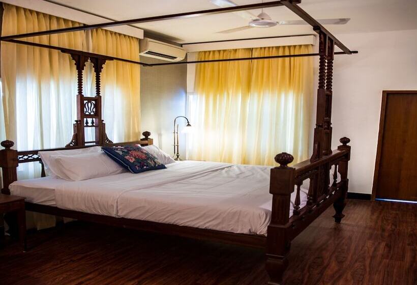 Люкс, Ikhaya Artisanal Boutique House