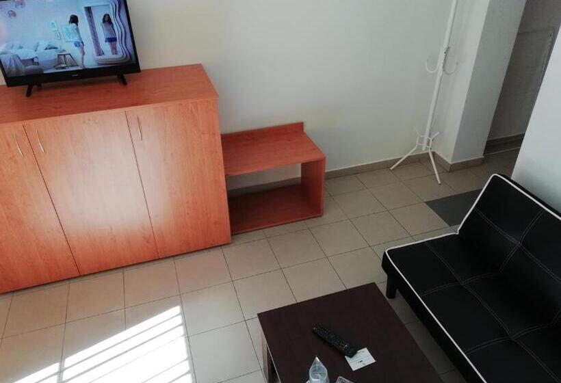 سوئیت جونیور خانوادگی, Guest House Lila