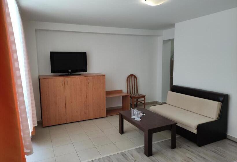 استودیو خانوادگی, Guest House Lila