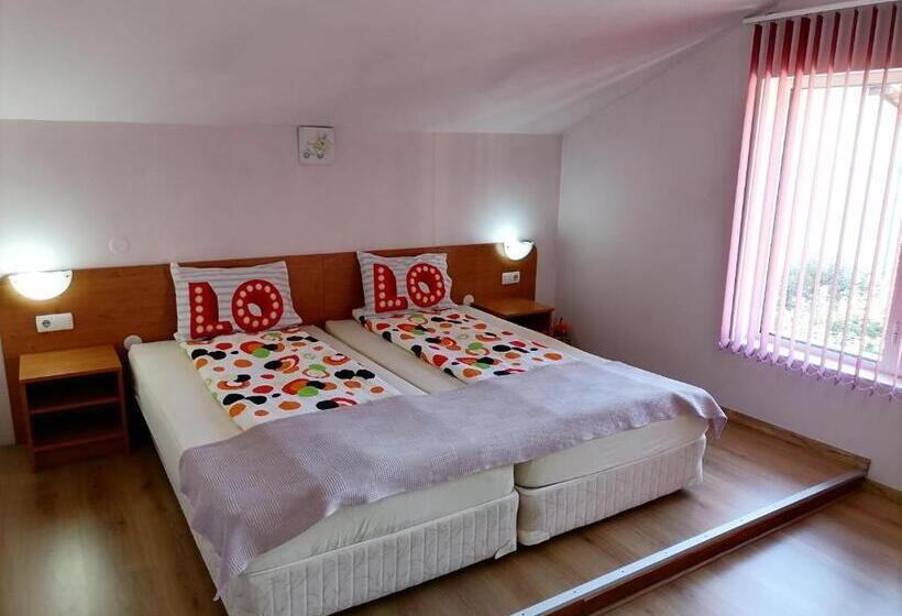 استودیوی استاندارد, Guest House Lila