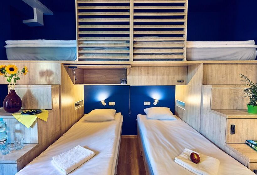 اتاق استاندارد چهار تخته, Draggo House