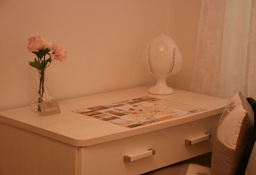 اتاق لوکس, Miro B&b
