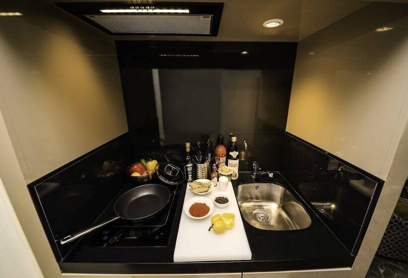 Studio Standard, Hawthorn Extended Stay By Wyndham Abu Dhabi City Center