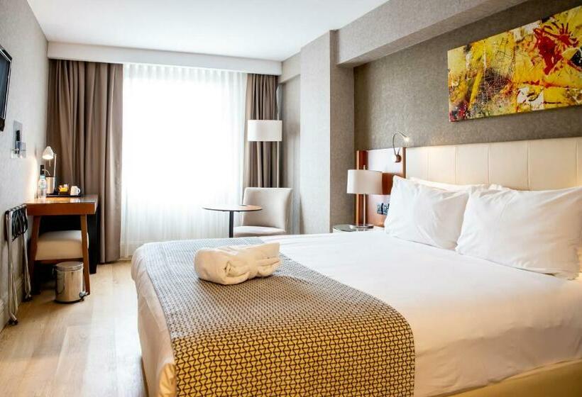 اتاق استاندارد یک نفره, Ramada Istanbul Grand Bazaar