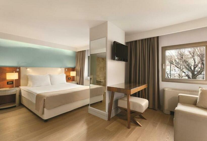 سوئیت خانوادگی اقتصادی, Ramada Istanbul Grand Bazaar