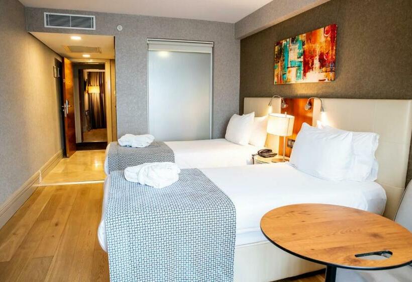 سوئیت خانوادگی اقتصادی, Ramada Istanbul Grand Bazaar