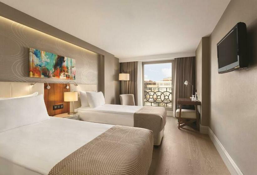 اتاق استاندارد سه نفره, Ramada Istanbul Grand Bazaar