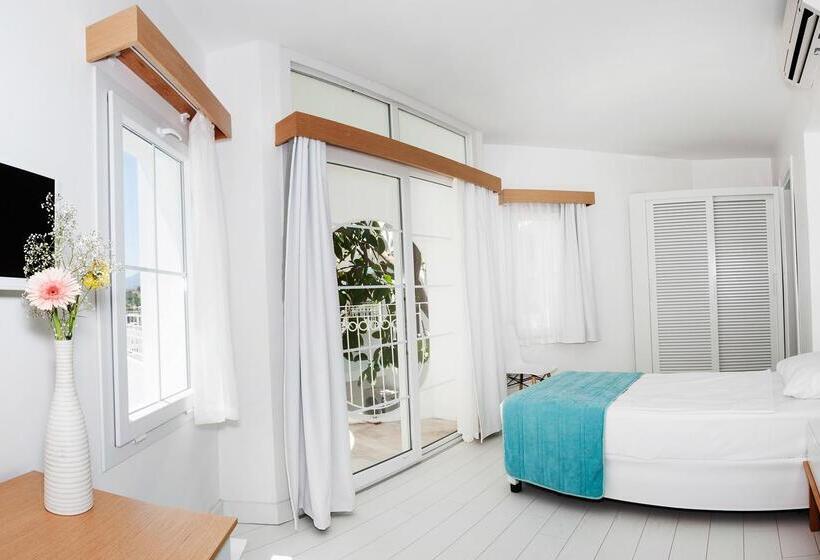 コンフォートルーム, Labranda Tmt Bodrum