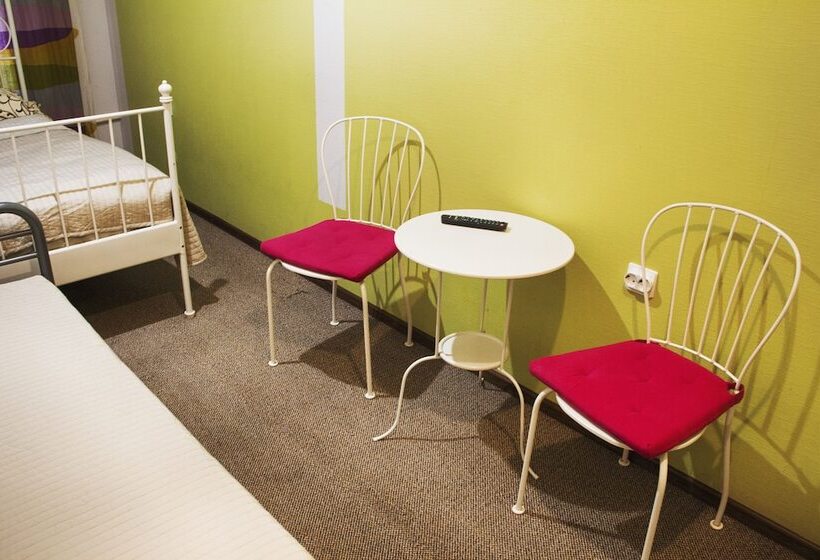 اتاق استاندارد سه نفره, Hostel Pop Art