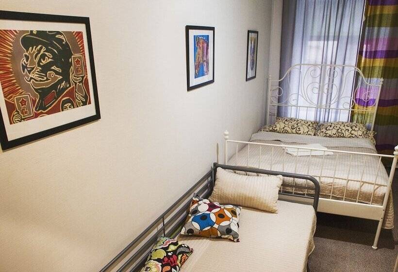 اتاق استاندارد سه نفره, Hostel Pop Art