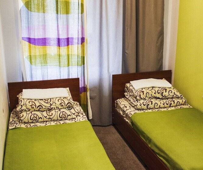 اتاق خانوادگی, Hostel Pop Art