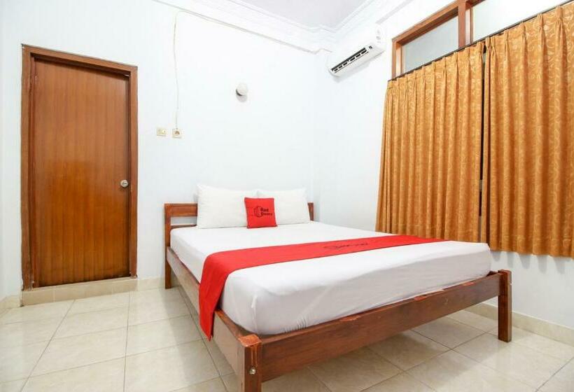 Номер Economy, Reddoorz Plus Near Alun Alun Selatan