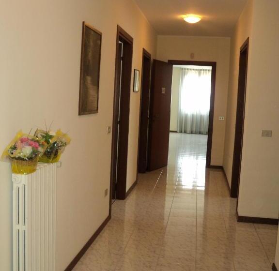 اتاق استاندارد سه نفره, Il Piccolo Golf