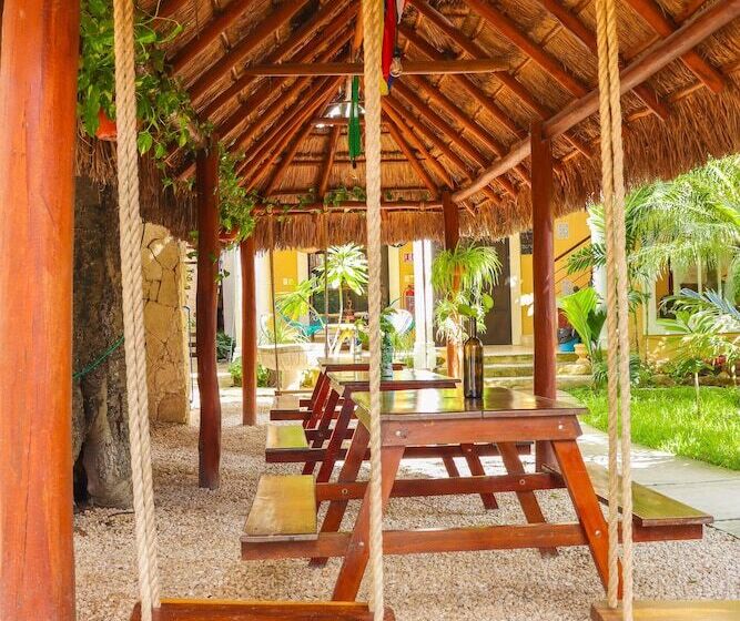 تختخواب در اتاق مشترک, Hostal Tunich Naj &