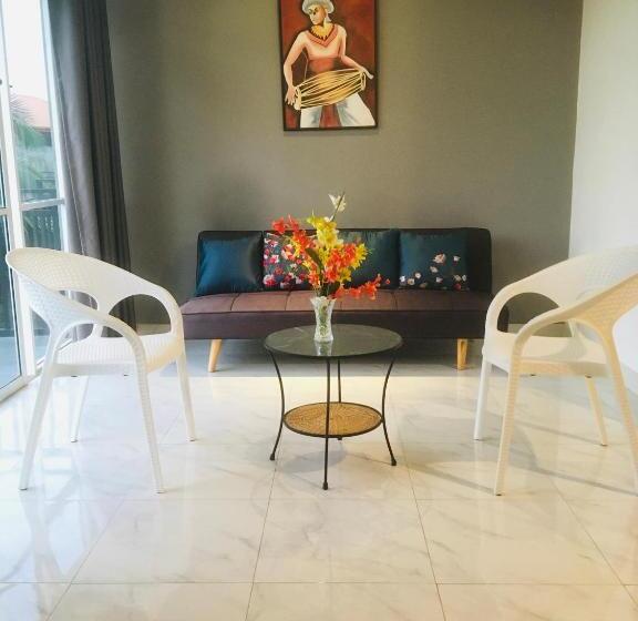 اتاق لوکس با بالکن, Kandy Hill Villa