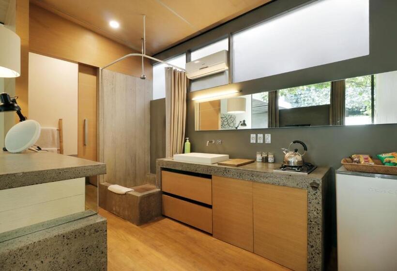 استودیوی استاندارد, Clio Apartment