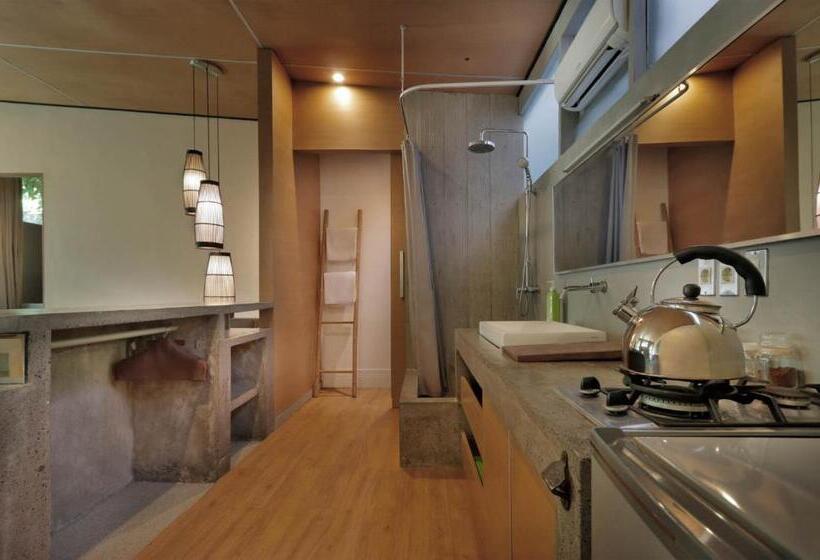 استودیوی استاندارد, Clio Apartment