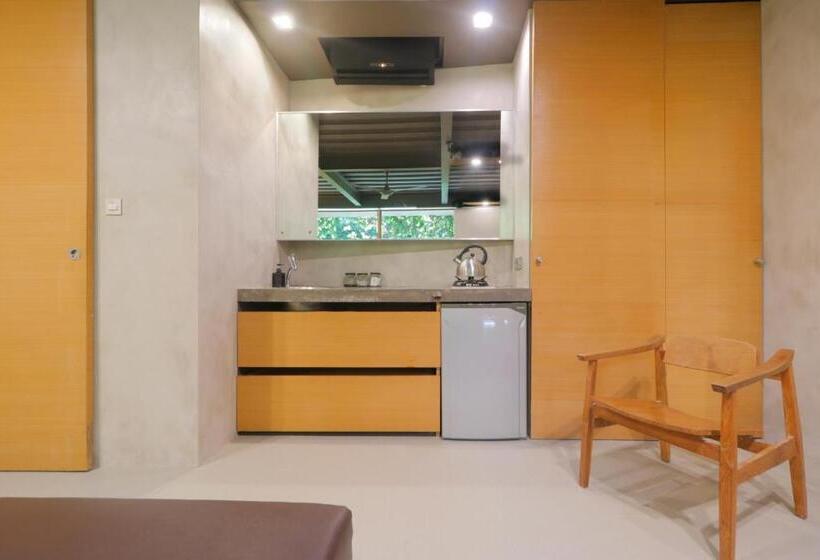استودیوی لوکس, Clio Apartment