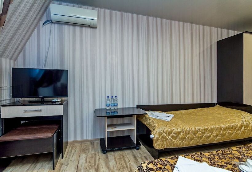 اتاق ساده سه‌ نفره, Kavkaz