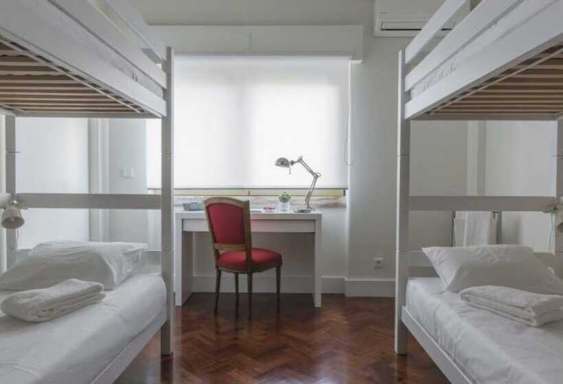 اتاق استاندارد چهارنفره با سرویس بهداشتی مشترک, Republica Bed & Breakfast