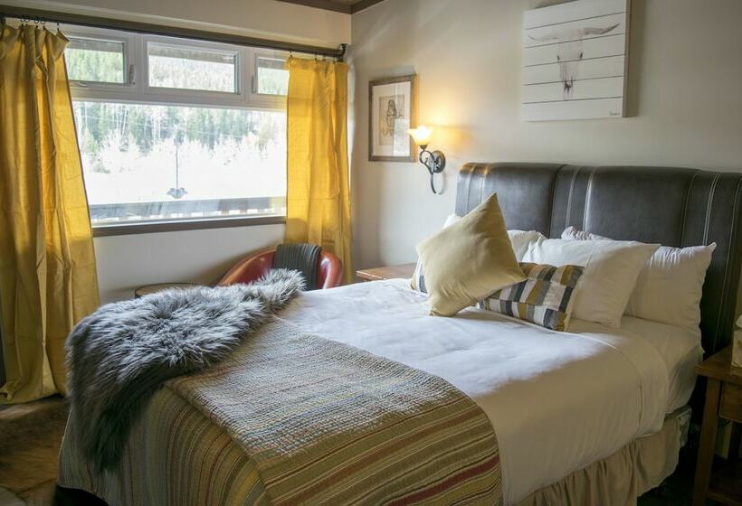 ダブルベッドのスタンダードスタジオ, Yamnuska Suites